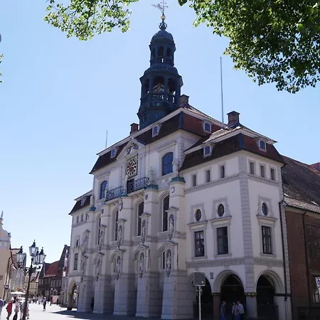 Zentrales Altstadt - Apartment In Lueneburg Mit Terrasse & Parkplatz Exterior photo
